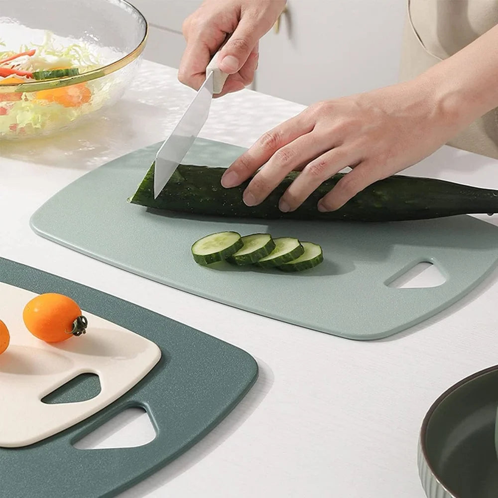 Multifunctional plastic cutting board kitchen tool