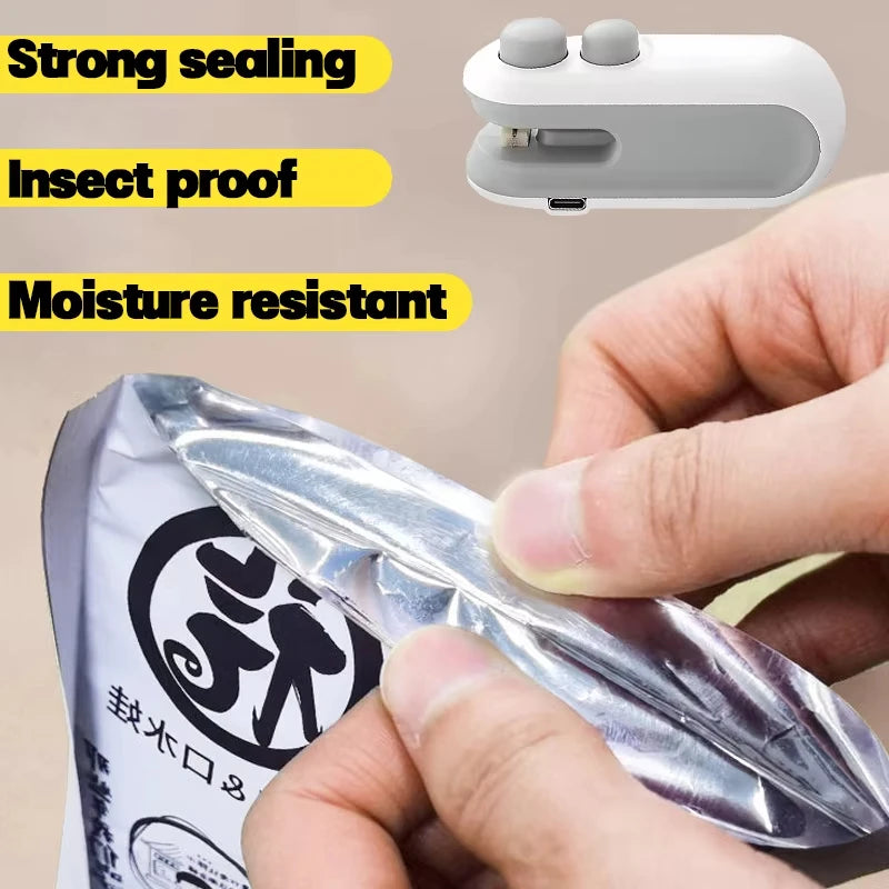 2-in-1 Mini Vacuum Sealing Machine - Mini vacuum sealing machine sealing food bag